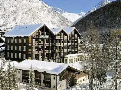 Metropol Hotel 4*